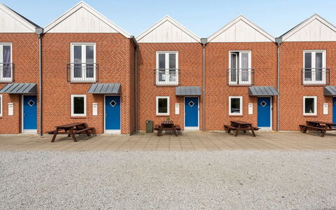 Sofija: Blauw, Struik, Verblijf, Groundcover, Tuin, Landgoed, Schaduw, Landscaping, Boerderij, Eco Hotel