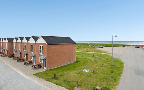 Sofija: Blauw, Struik, Verblijf, Groundcover, Tuin, Landgoed, Schaduw, Landscaping, Boerderij, Eco Hotel