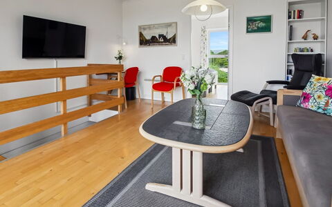 Sofija: Meubilair, Interieur Ontwerp, Flooring, Hout, Verdieping, Plafond, Kamer, Bankstel, Tafel, Woonkamer