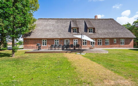 Thordis: Dak, Huis, Huis, Verblijf, Deur, Siding, Dek, Veranda, Plank, Hardwood