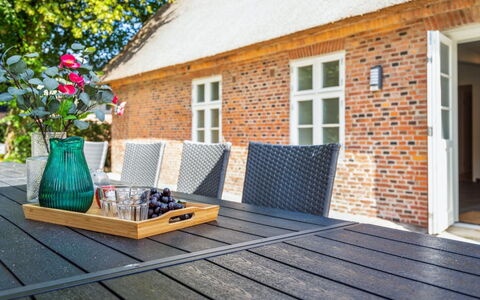 Thordis: Dak, Huis, Huis, Verblijf, Deur, Siding, Dek, Veranda, Plank, Hardwood