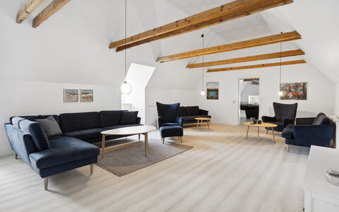 Thordis: Dak, Huis, Huis, Verblijf, Deur, Siding, Dek, Veranda, Plank, Hardwood