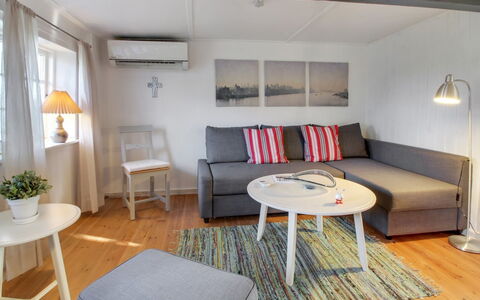 Segut: Meubilair, Interieur Ontwerp, Stoel, Flooring, Tafel, Toevlucht, Verdieping, Plafond, Kamer, Eco Hotel