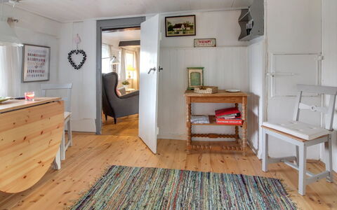 Segut: Meubilair, Interieur Ontwerp, Stoel, Flooring, Tafel, Toevlucht, Verdieping, Plafond, Kamer, Eco Hotel