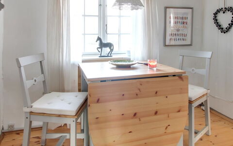Segut: Meubilair, Interieur Ontwerp, Stoel, Flooring, Tafel, Toevlucht, Verdieping, Plafond, Kamer, Eco Hotel