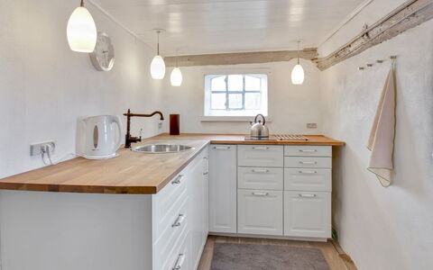 Segut: Meubilair, Interieur Ontwerp, Stoel, Flooring, Tafel, Toevlucht, Verdieping, Plafond, Kamer, Eco Hotel