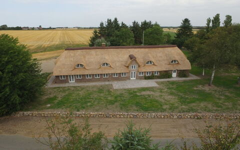 Alitta - 27Km from the Sea: Dak, Huis, Land Lot, Huis, Verblijf, Landgoed, Garden Gebouwen, Schaduw, Blokhut, Landscaping