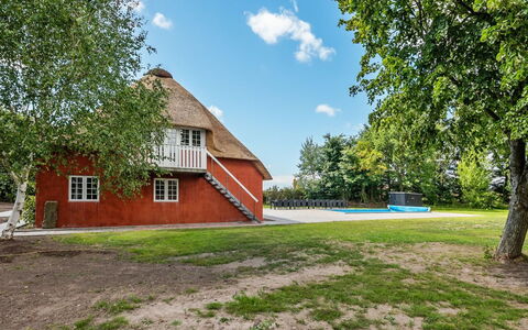 Alitta - 27Km from the Sea: Dak, Huis, Land Lot, Huis, Verblijf, Landgoed, Garden Gebouwen, Schaduw, Blokhut, Landscaping
