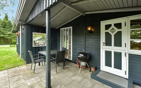 Saima - 25Km from the Sea: Hout, Siding, Huis, Veranda, Deur, Verblijf, Plafond, Schaduw, Tuin, Werf