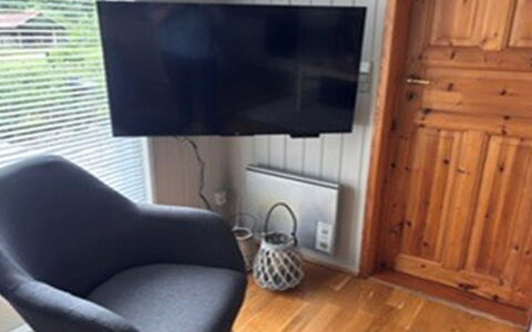 Saima - 25Km from the Sea: Meubilair, Interieur Ontwerp, Flooring, Hout, Verdieping, Woonkamer, Elektronisch Apparaat, Verlichting, Televisie, Huis