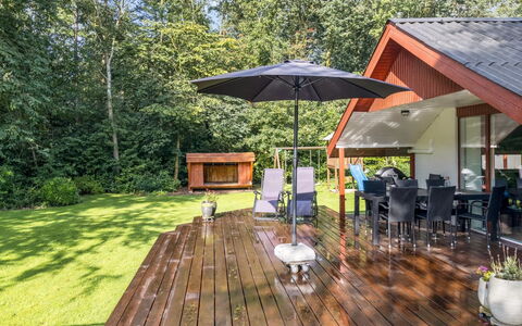 Carlene - 25Km from the Sea: Meubilair, Interieur Ontwerp, Flooring, Hout, Verdieping, Plafond, Houten Vloer, Stoel, Tafel, Verlichting