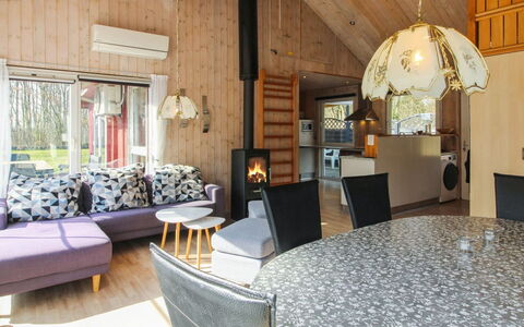 Edy - 25Km from the Sea: Hout, Interieur Ontwerp, Plafond, Lichte Inrichting, Meubilair, Woonkamer, Huis, Kamer, Verblijf, Kroonluchter