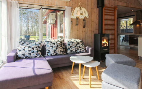 Edy - 25Km from the Sea: Hout, Meubilair, Interieur Ontwerp, Flooring, Huis, Woonkamer, Houten Vloer, Verdieping, Kamer, Plafond
