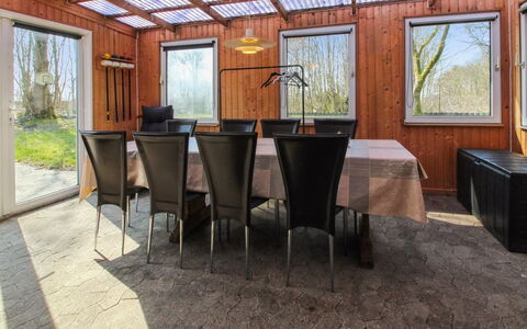 Edy - 25Km from the Sea: Hout, Meubilair, Hardwood, Beits, Plafond, Stoel, Veranda, Schaduw, Glas, Garden Gebouwen