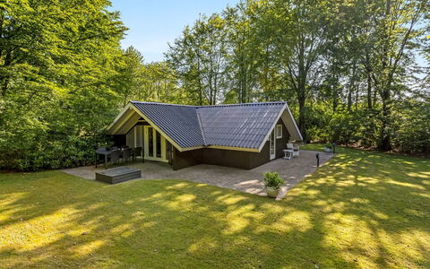Jaakoppi - 25Km from the Sea: Dak, Huis, Verblijf, Landgoed, Garden Gebouwen, Boerderij, Schaduw, Gazon, Schuur, Landscaping
