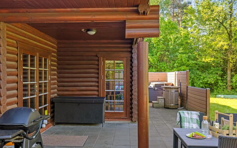Frederica - 30Km from the Sea: Hout, Meubilair, Beits, Buitenmeubels, Stoel, Dek, Schaduw, Hardwood, Veranda, Outdoor Structuur