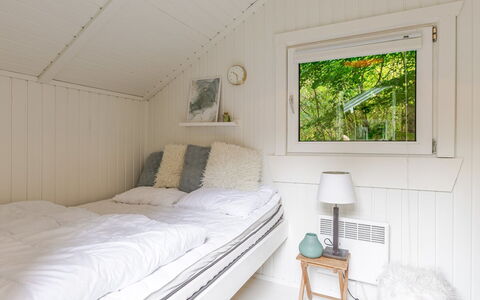 Swenki - 29Km from the Sea: Hout, Flooring, Verdieping, Interieur Ontwerp, Slaapkamer, Plafond, Huis, Kamer, Bed, Bedding