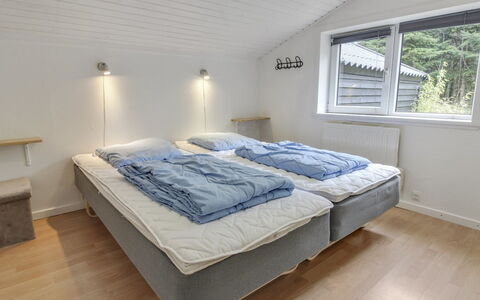 Josina - 32Km from the Sea: Slaapkamer, Bed, Bedding, Laken, Linens, Verdieping, Bed Frame, Plafond, Hoofdkussen, Matras