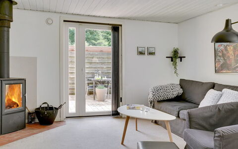Øthi: Flooring, Meubilair, Verdieping, Hout, Interieur Ontwerp, Woonkamer, Houten Vloer, Huis, Verlichting, Bankstel