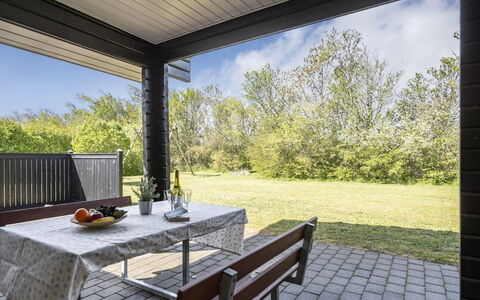Fenja - 500M to the Fjord: Meubilair, Veranda, Land Lot, Huis, Plafond, Schaduw, Stoel, Buitenmeubels, Tuin, Werf