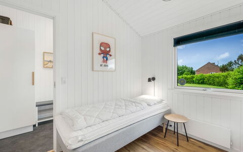 Picabo - 750M to the Fjord: Hout, Slaapkamer, Bed, Bed Frame, Bedding, Hardwood, Plank, Laken, Verf, Matras