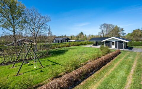Sigbrith - 350M to the Fjord: Meubilair, Interieur Ontwerp, Flooring, Hout, Verdieping, Plafond, Houten Vloer, Stoel, Tafel, Verlichting