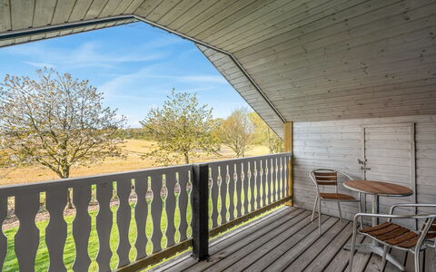 Adelia - 850M to the Fjord: Hout, Samengesteld Materiaal, Veranda, Plank, Dek, Hardwood, Leuning, Beits, Schaduw, Hek