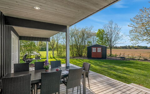Adelia - 850M to the Fjord: Hout, Veranda, Huis, Land Lot, Tuin, Deur, Dek, Verblijf, Schaduw, Garden Gebouwen