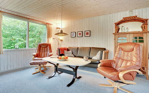 Leny - 450M to the Fjord: Meubilair, Interieur Ontwerp, Hout, Flooring, Plafond, Verdieping, Verlichting, Stoel, Kamer, Woonkamer