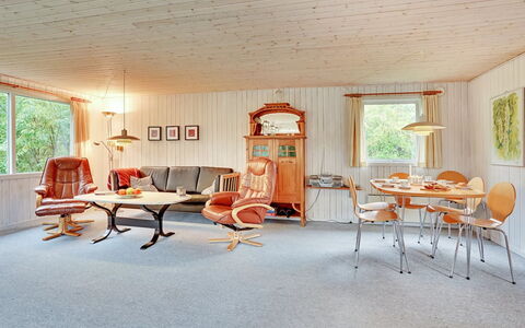 Leny - 450M to the Fjord: Meubilair, Interieur Ontwerp, Hout, Plafond, Flooring, Verdieping, Stoel, Lichte Inrichting, Kamer, Woonkamer