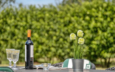 Timotej - 75M to the Fjord: Tableware, Drinkware, Fles, Tafel, Meubilair, Wijn, Serveware, Barware