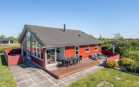 Hedevig - 800M to the Fjord: Meubilair, Interieur Ontwerp, Flooring, Hout, Verdieping, Plafond, Houten Vloer, Stoel, Tafel, Verlichting