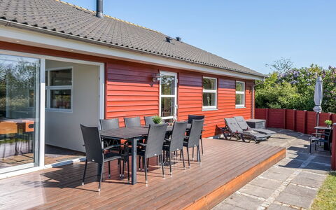 Hedevig - 800M to the Fjord: Meubilair, Interieur Ontwerp, Flooring, Hout, Verdieping, Plafond, Houten Vloer, Stoel, Tafel, Verlichting