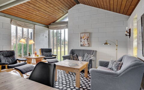 Raika - 450M to the Fjord: Meubilair, Interieur Ontwerp, Flooring, Hout, Plafond, Verdieping, Stoel, Bankstel, Kamer, Woonkamer
