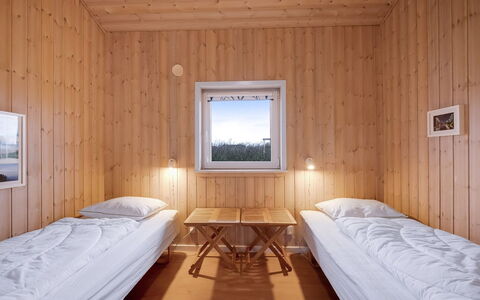 Ellis - 700M to the Fjord: Hout, Verdieping, Slaapkamer, Flooring, Plafond, Bed, Hardwood, Beits, Plank, Bedding