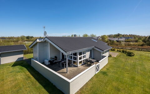 Ellis - 700M to the Fjord: Huis, Woongebied, Huis, Verblijf, Dak, Land Lot, Siding, Tuin, Landgoed, Gazon