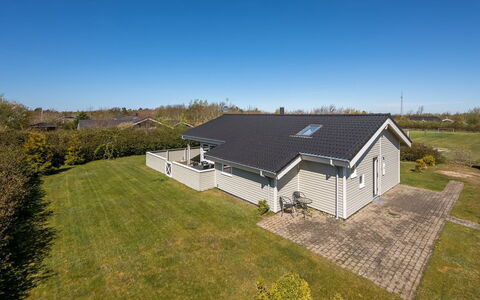 Ellis - 700M to the Fjord: Huis, Woongebied, Huis, Verblijf, Dak, Land Lot, Siding, Tuin, Landgoed, Gazon
