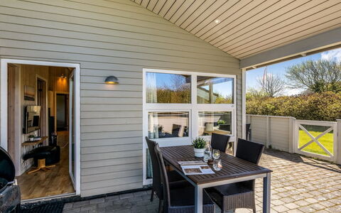 Ellis - 700M to the Fjord: Huis, Woongebied, Huis, Verblijf, Dak, Land Lot, Siding, Tuin, Landgoed, Gazon