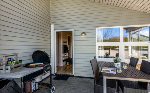 Ellis - 700M to the Fjord: Huis, Woongebied, Huis, Verblijf, Dak, Land Lot, Siding, Tuin, Landgoed, Gazon