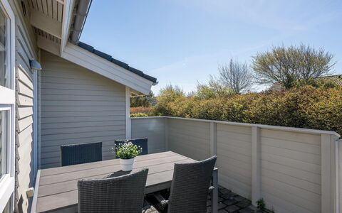 Ellis - 700M to the Fjord: Huis, Woongebied, Huis, Verblijf, Dak, Land Lot, Siding, Tuin, Landgoed, Gazon