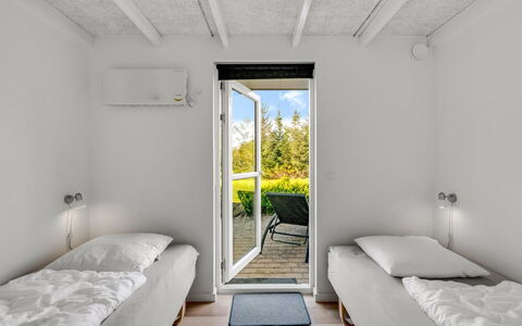 Heide - 750M to the Fjord: Slaapkamer, Ontwerp, Daylighting, Bedding, Bed, Aluminium, Trap