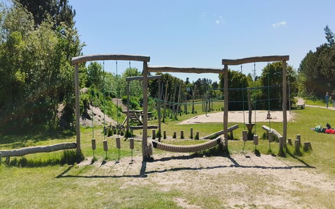 Heide - 750M to the Fjord: Openbare Ruimte, Recreatie, Park, Tuin, Speeltoestel, Landscaping, Speelplaats, Hek