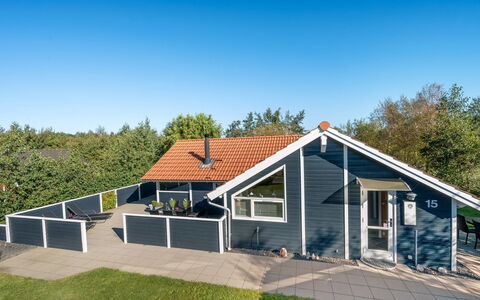 Thit - 1.2Km to the Fjord: Meubilair, Interieur Ontwerp, Flooring, Hout, Verdieping, Plafond, Houten Vloer, Stoel, Tafel, Verlichting