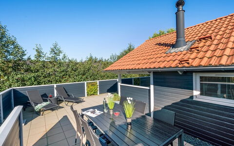 Thit - 1.2Km to the Fjord: Meubilair, Interieur Ontwerp, Flooring, Hout, Verdieping, Plafond, Houten Vloer, Stoel, Tafel, Verlichting