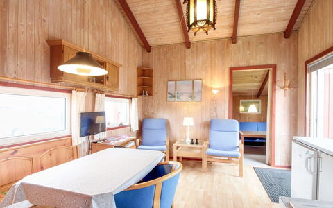 Annik - 980M to the Fjord: Meubilair, Interieur Ontwerp, Flooring, Hout, Verdieping, Plafond, Houten Vloer, Stoel, Tafel, Verlichting