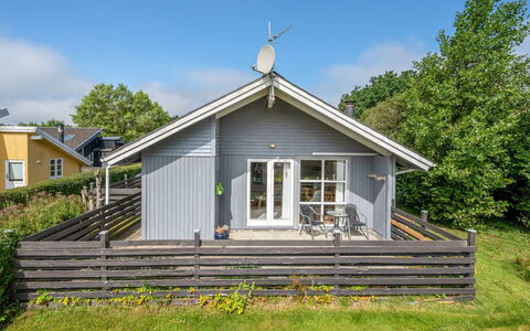 Remo - 990M to the Fjord: Huis, Verblijf, Huis, Siding, Groundcover, Veranda, Tuin, Plank, Werf, Garden Gebouwen