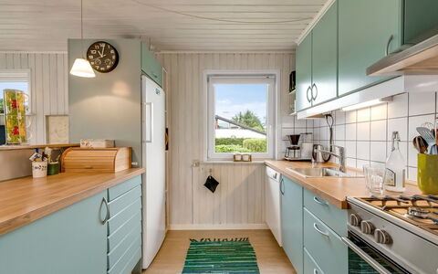 Theodor - 180M to the Fjord: Meubilair, Interieur Ontwerp, Flooring, Hout, Verdieping, Plafond, Houten Vloer, Stoel, Tafel, Verlichting