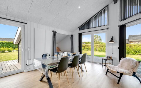 Leeve - 1.4Km to the Fjord: Dak, Huis, Huis, Verblijf, Deur, Siding, Dek, Veranda, Plank, Hardwood