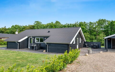 Leeve - 1.4Km to the Fjord: Dak, Huis, Huis, Verblijf, Deur, Siding, Dek, Veranda, Plank, Hardwood