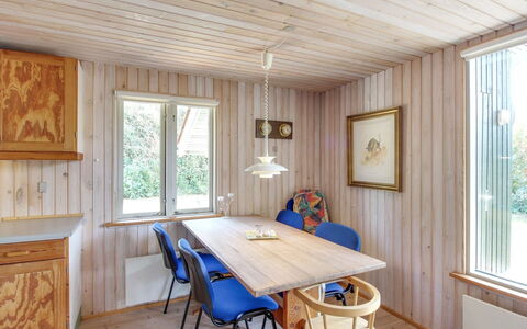 Jaane - 650M to the Fjord: Hout, Plafond, Interieur Ontwerp, Huis, Kamer, Deur, Plank, Beits, Hardwood, Lichte Inrichting